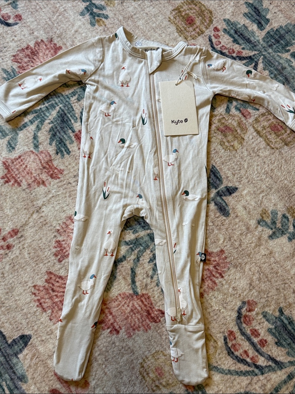 NWT 3-6 months  Kyte BABY Cream Organic Cotton Duck Print Footed One-Piece